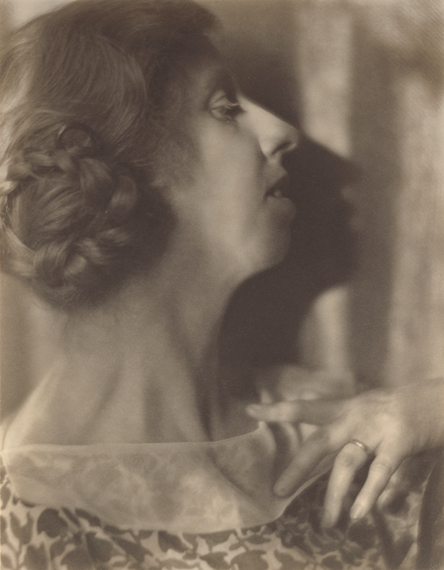 Soft profile portrait of a young Imogen Cunningham